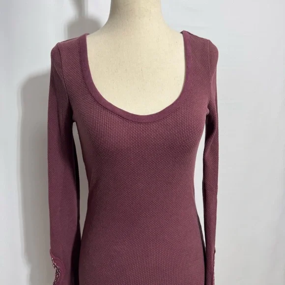 Free People • Crafty Lace Cuff Long Sleeve Thermal Top Burgundy S - Picture 8 of 12